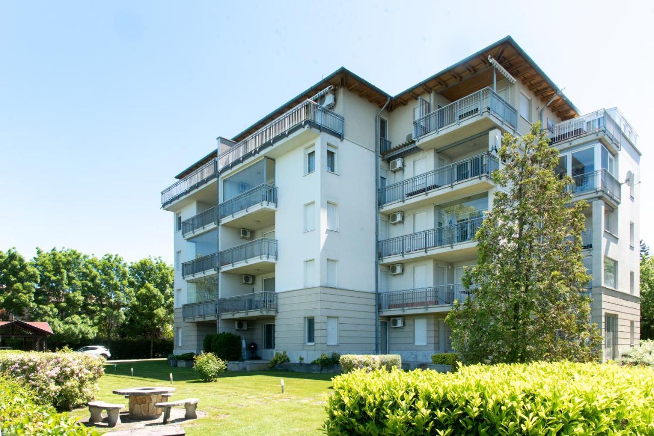 Balaton Lakeside Residence Siofok Luaran gambar